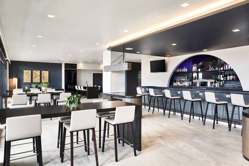 AC Hotel by Marriott Charlotte SouthPark 46/57