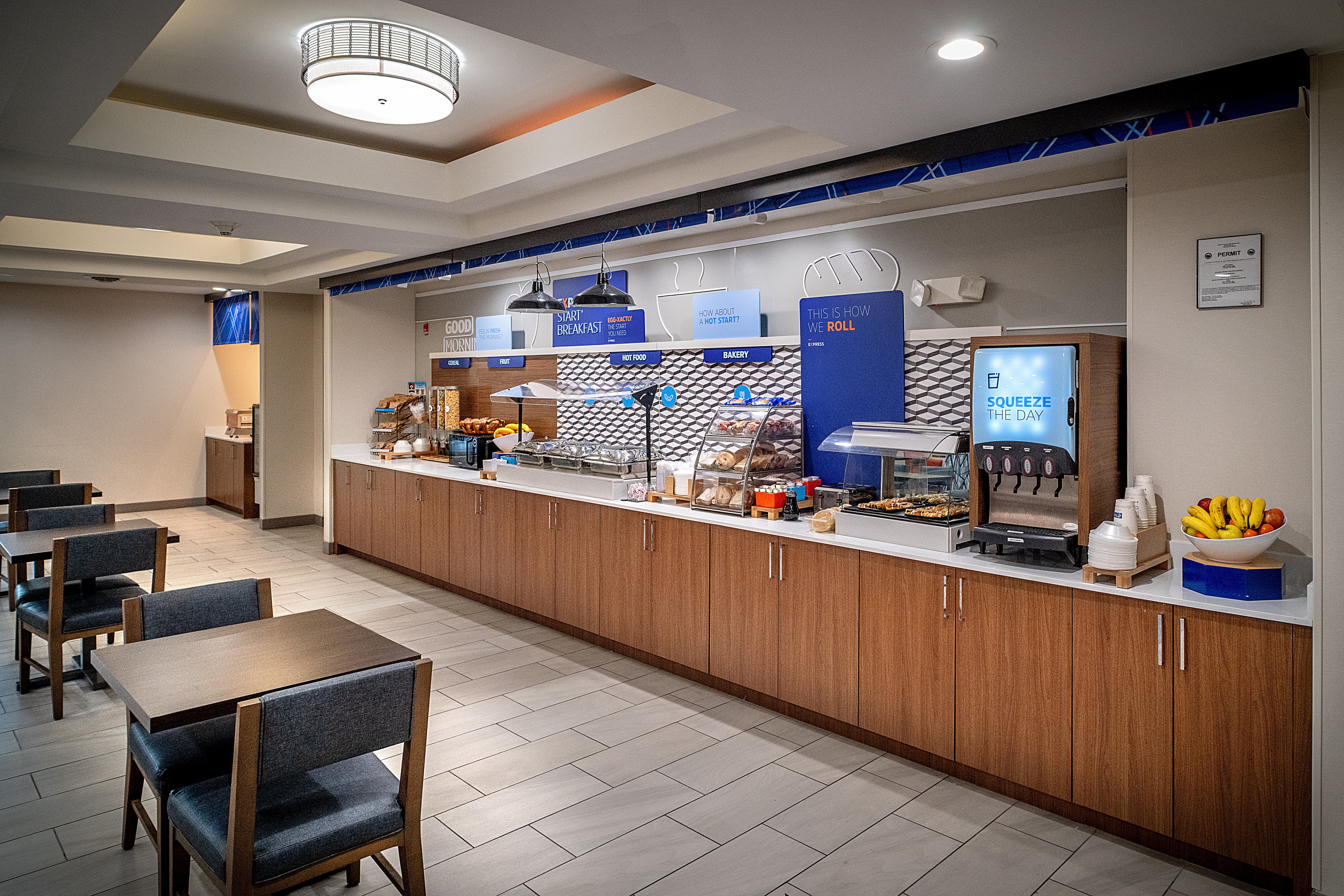 Holiday Inn Express Hotel And Suites Fairmont 51/64