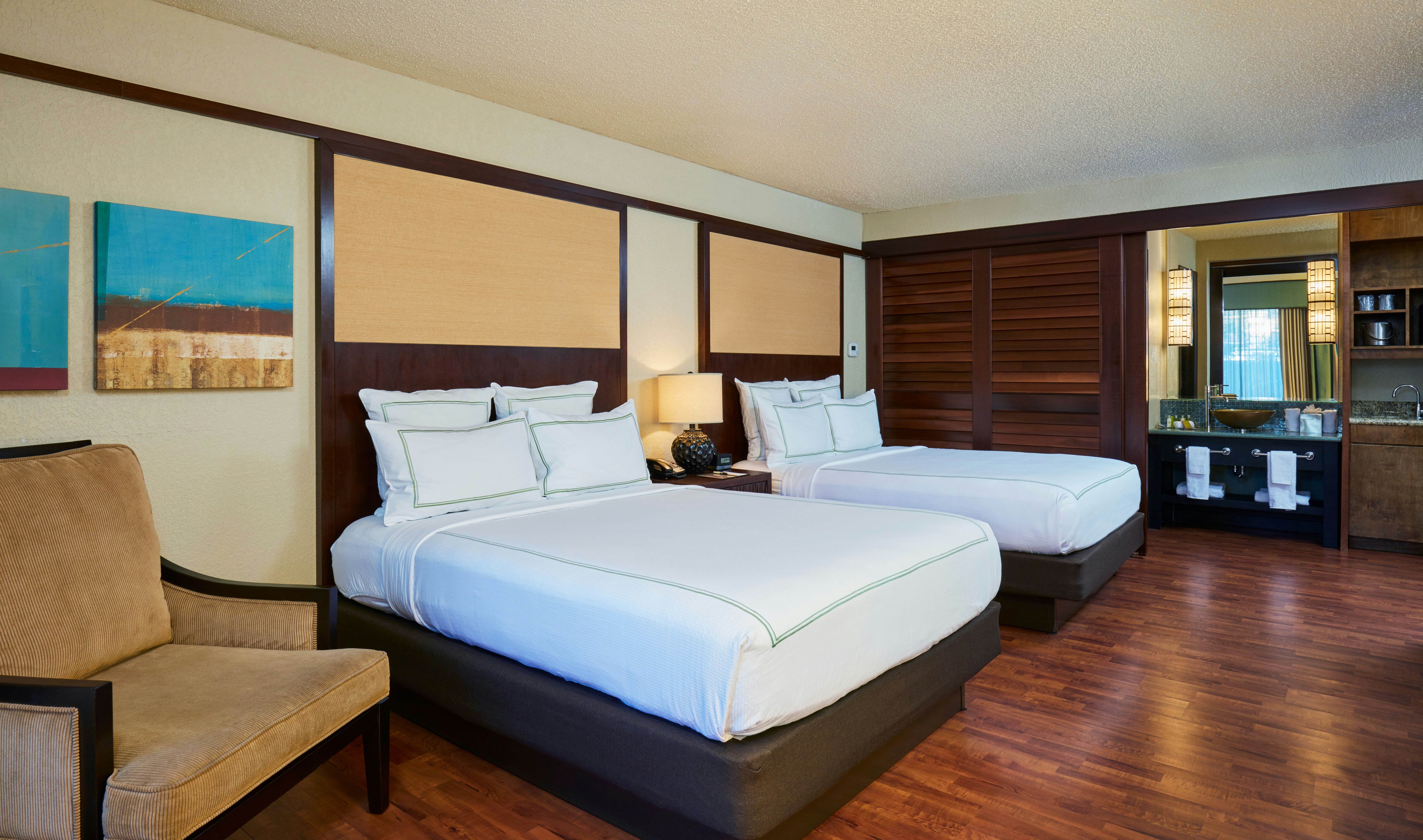 room, 2 queen beds, garden view