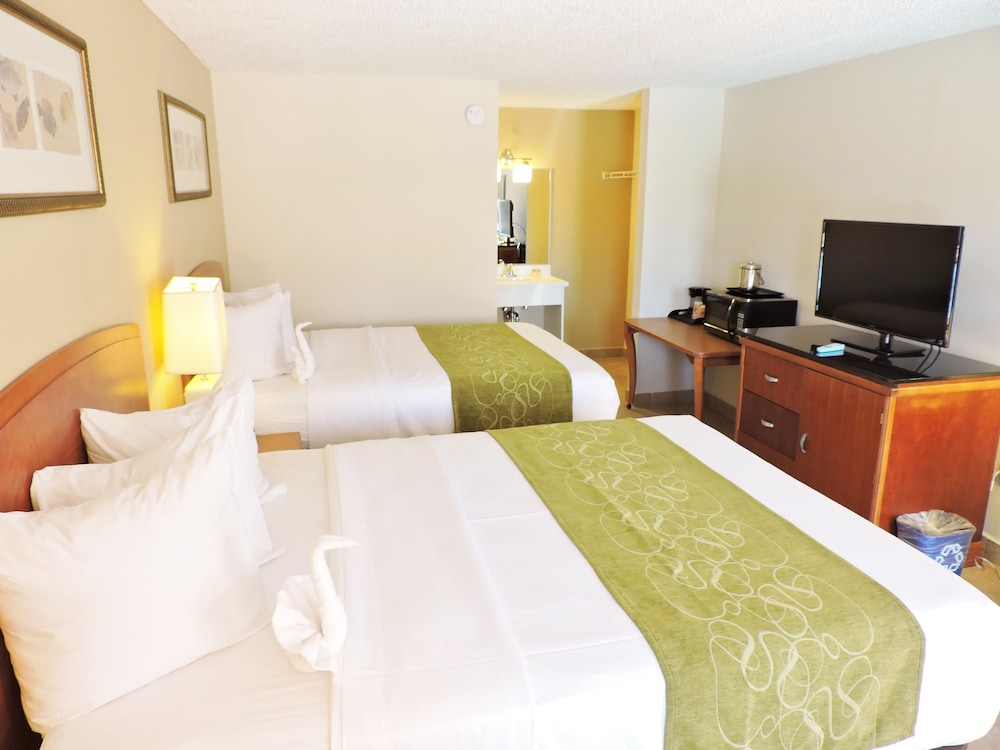 DELUXE, 2 QUEEN BEDS