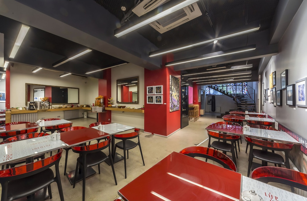 NURU ZIYA SUITES 65/82