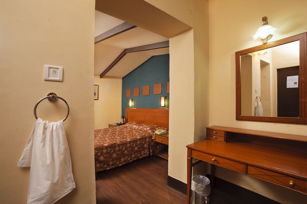 HOTEL JAI 10/18