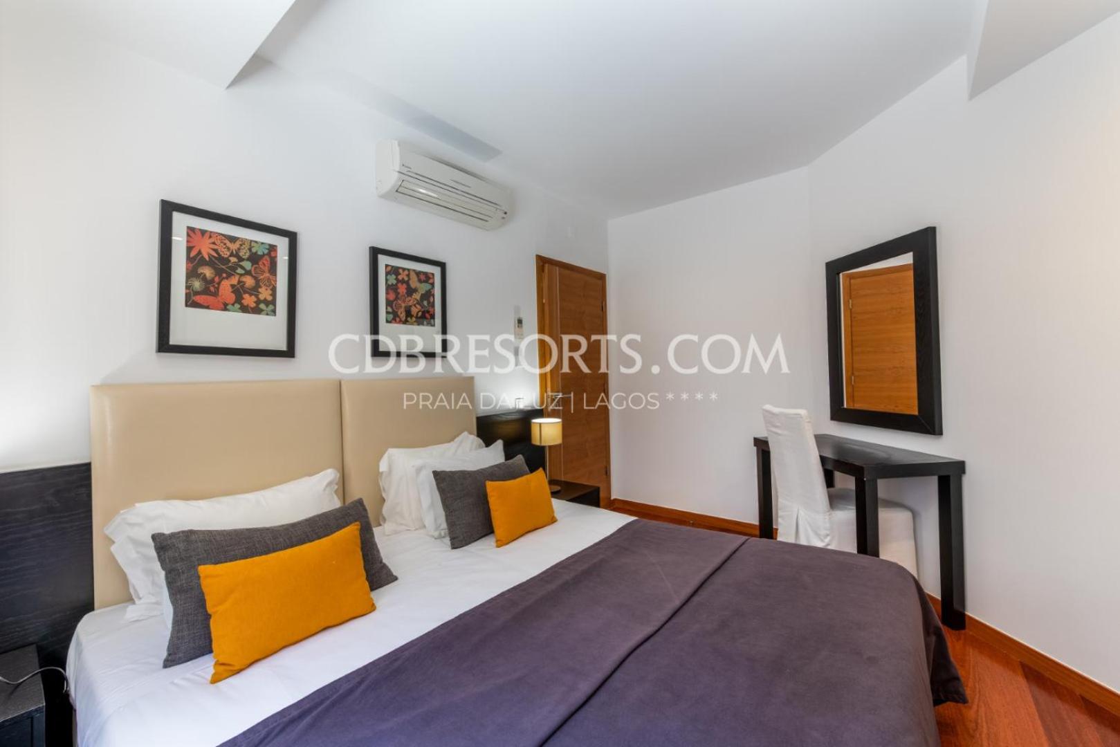 1 BEDROOM, APARTMENT, POOL SIDE