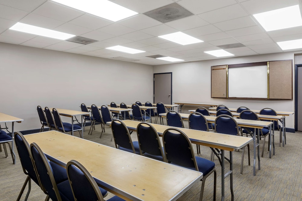 Country Inn and Suites By Radisson Atlanta Downtown 41/51