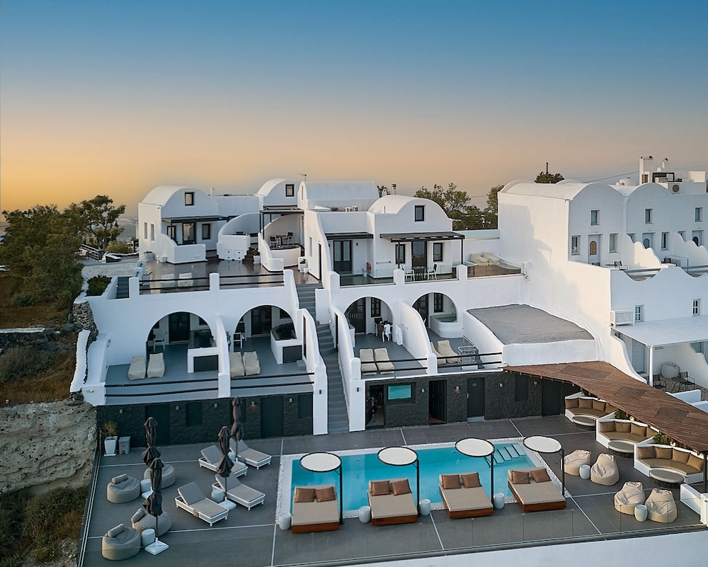 Oia Suites 1/50