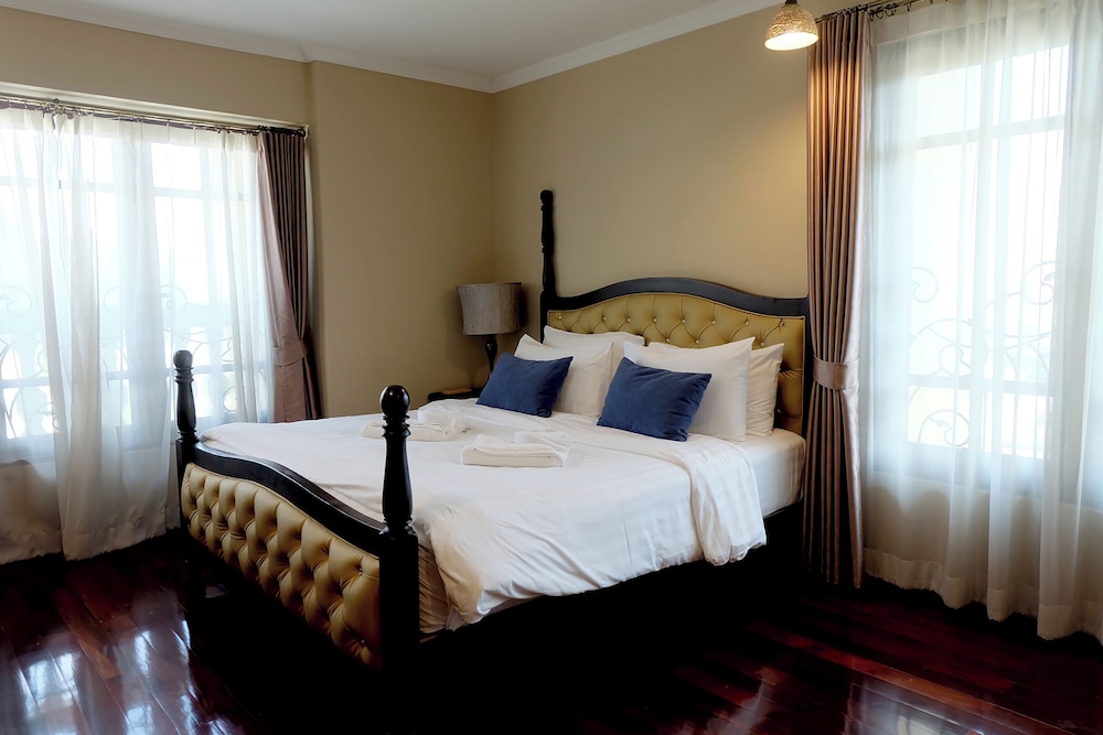 Siri Heritage Bangkok Hotel 23/71