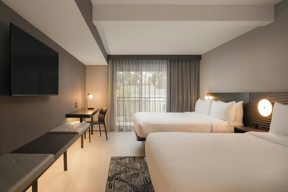 Holiday Inn & Suites Asheville-Biltmore Village Area 26/70