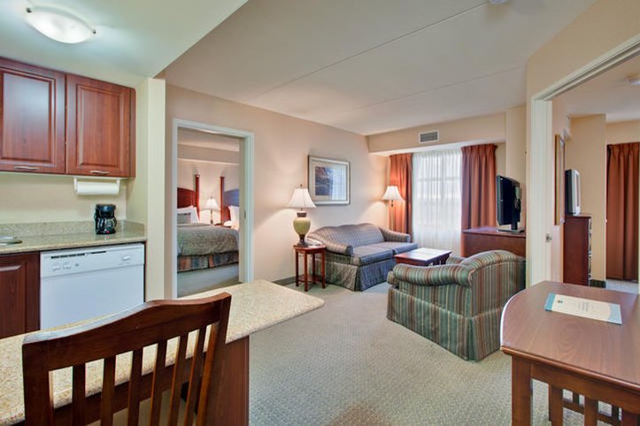Staybridge Suites London 38/55