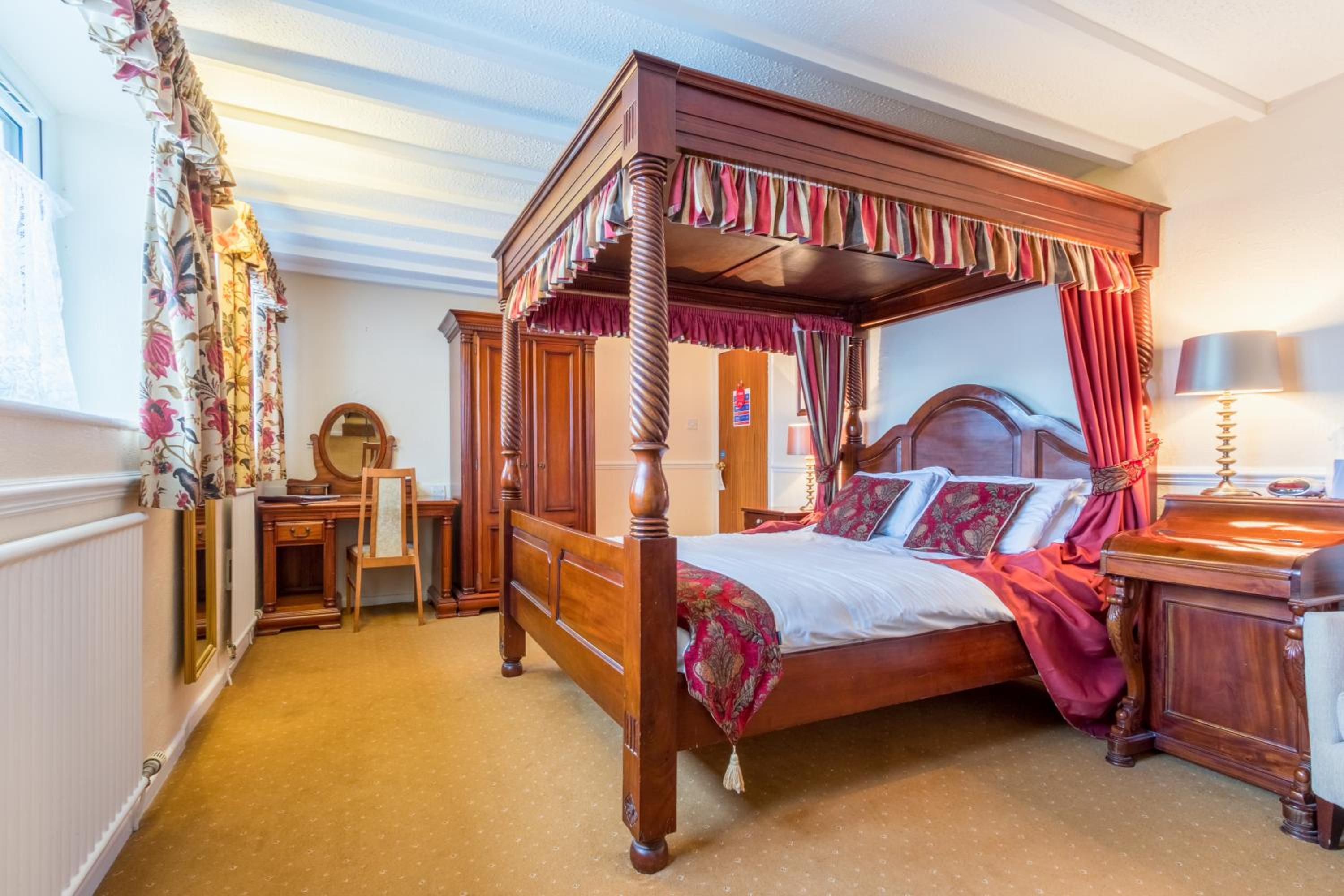 Deluxe, Queen Bed