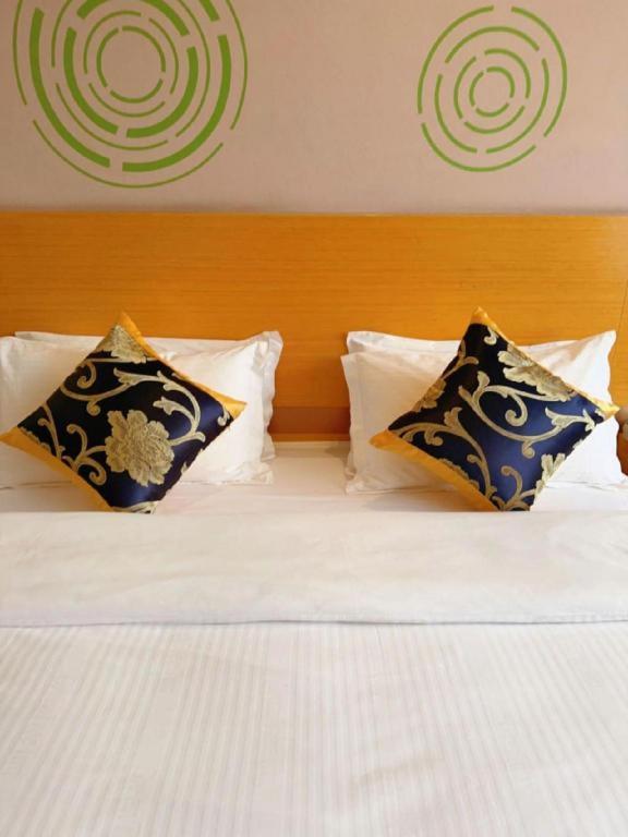 GreenTree Inn ShangHai Fengxian District XiaoTang Road Hotel 36/50