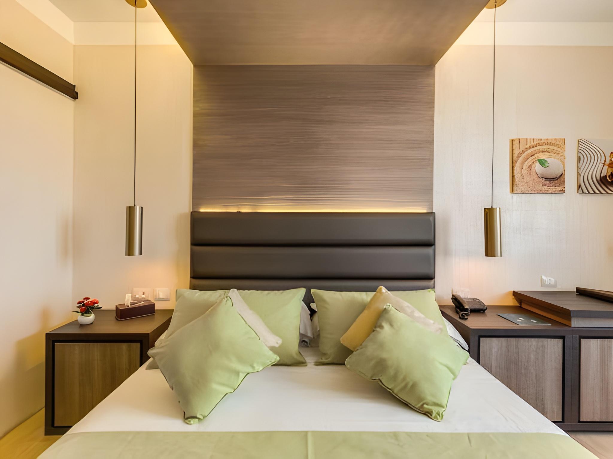 Quad room