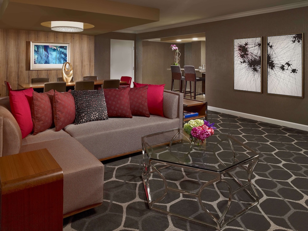 Royal Sonesta Houston Galleria 33/57