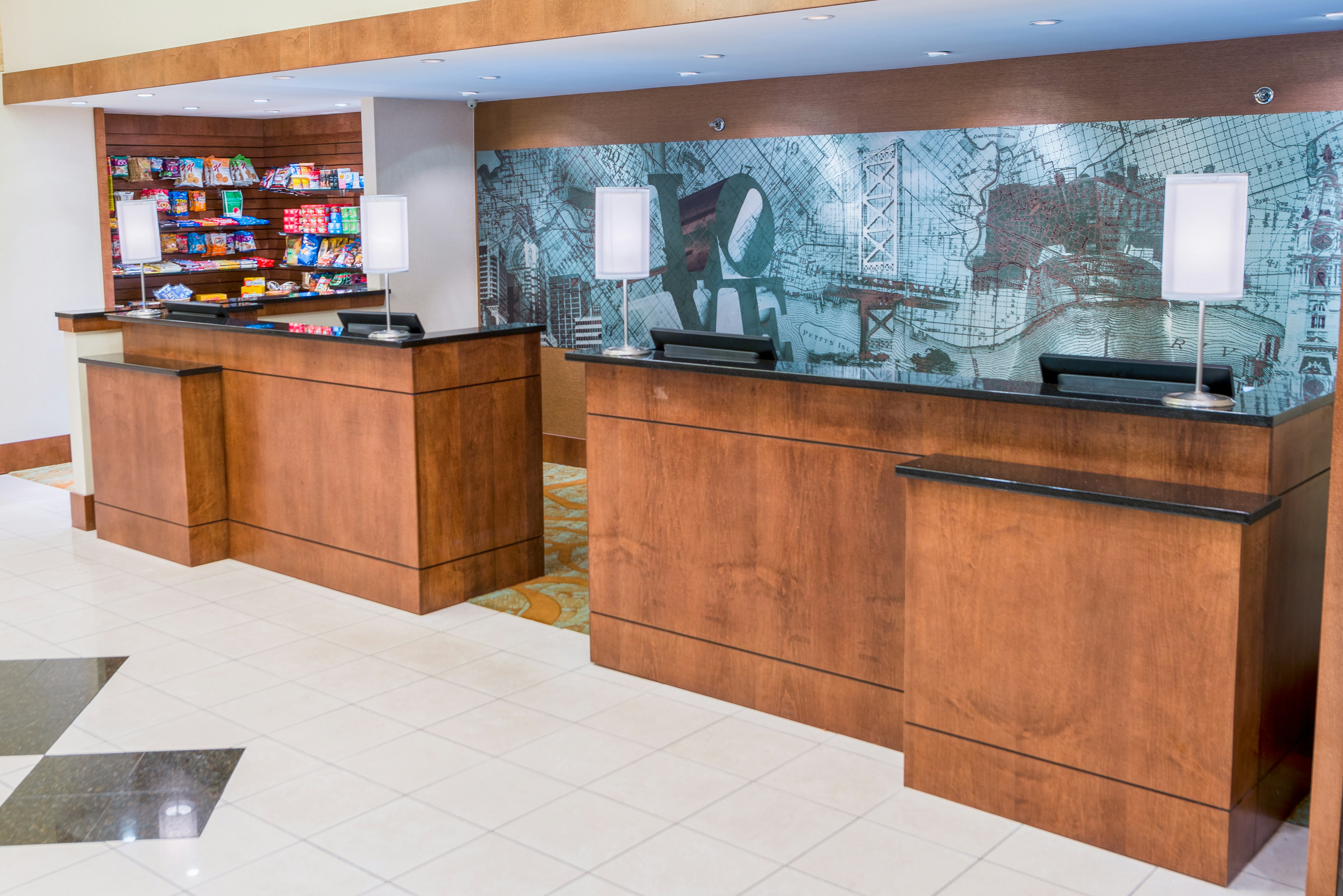 Hilton Philadelphia Airport 8/73