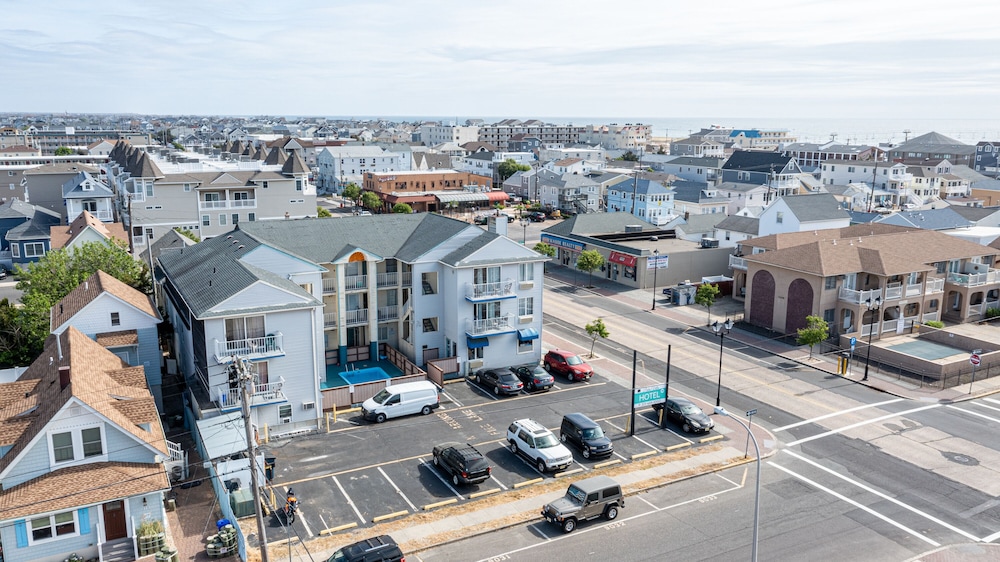 Hotel Charlee Villas By The Beach 50/62