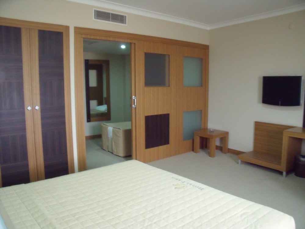 Rabis Hotel 14/45
