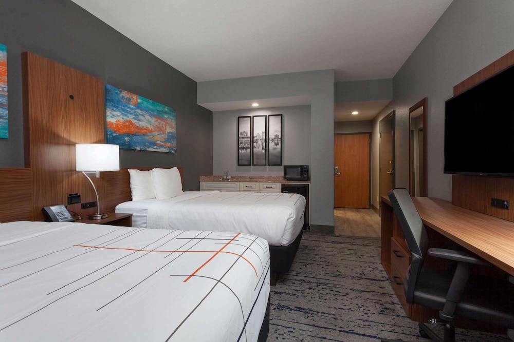 Sleep Inn & Suites St Petersburg Gateway 11/40