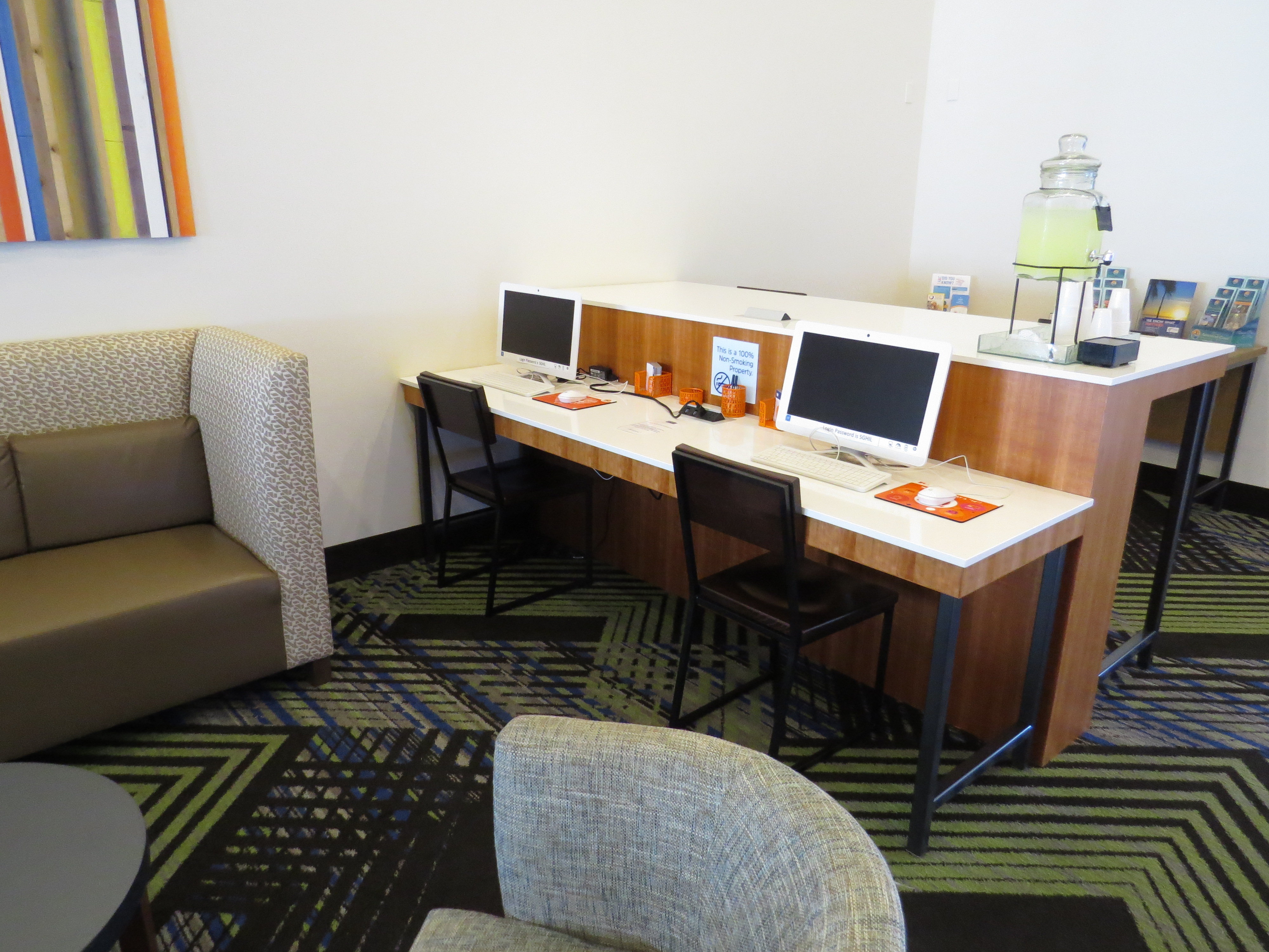 Holiday Inn Express Hotel & Suites Spring Hill 60/69