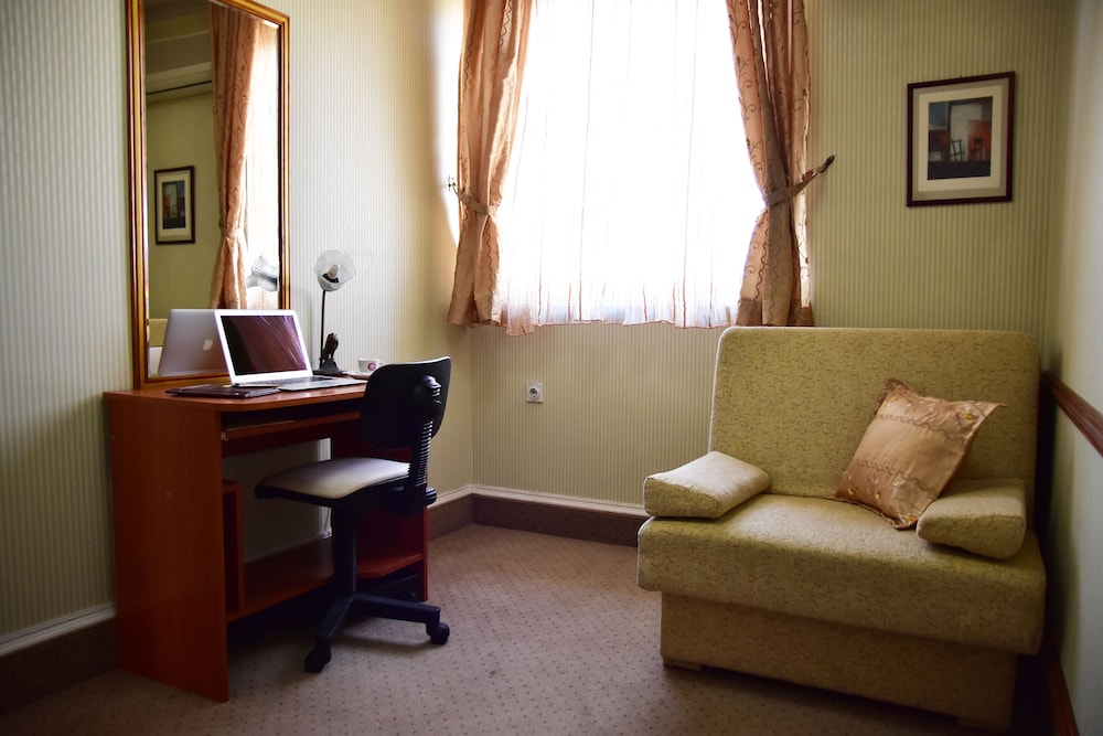 Garni Hotel Lav 42/50