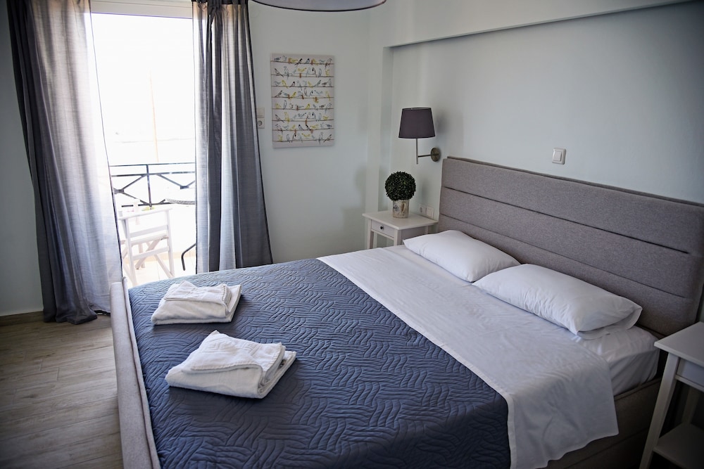 Castello Apartments 7/50