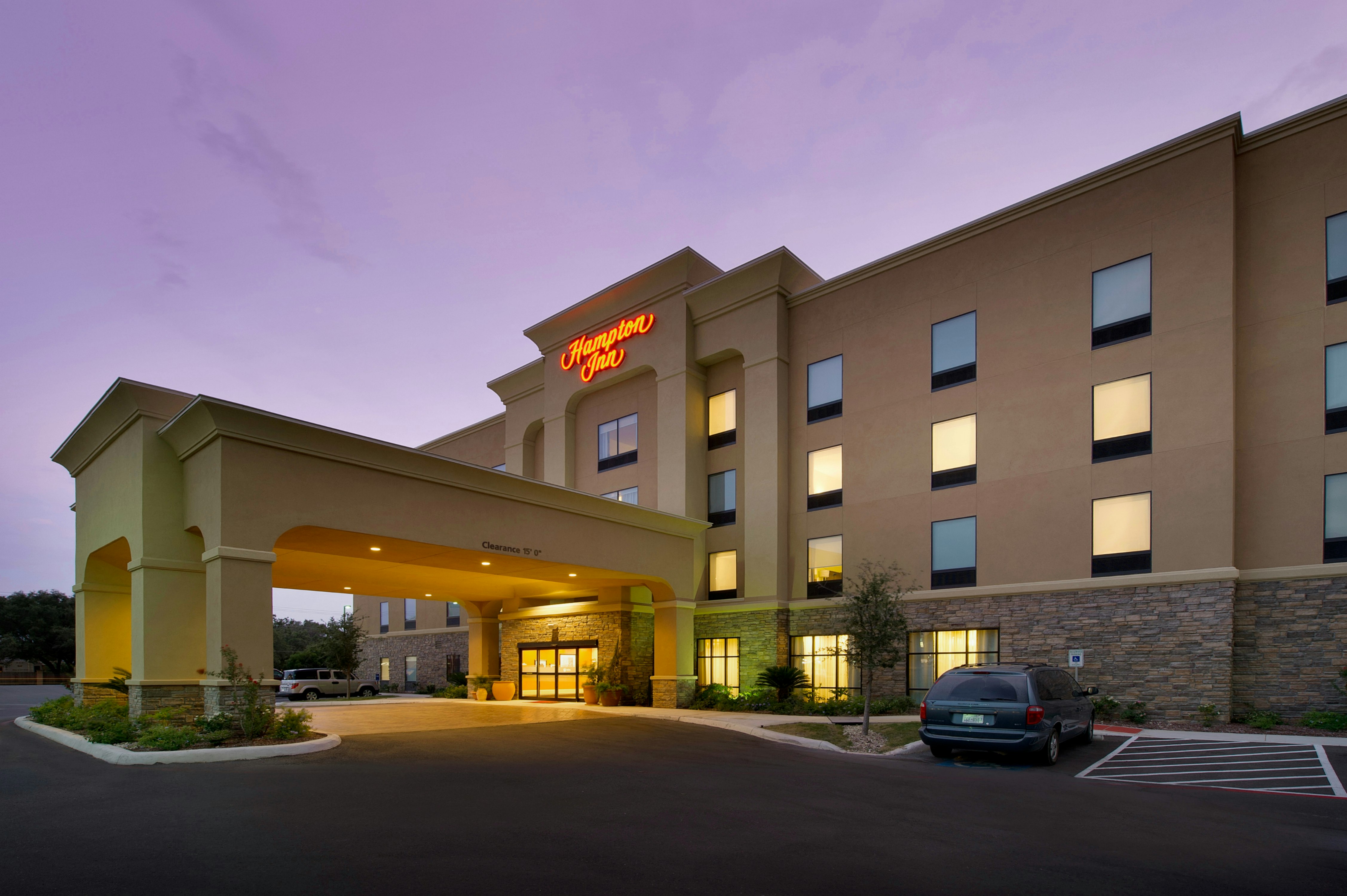 Hampton Inn Uvalde 1/33