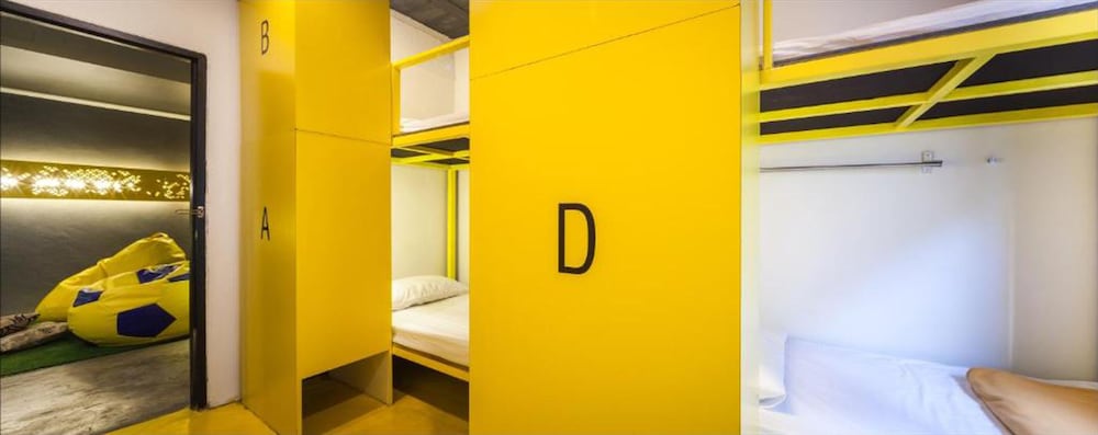 Fulfill Phuket Hostel 41/42
