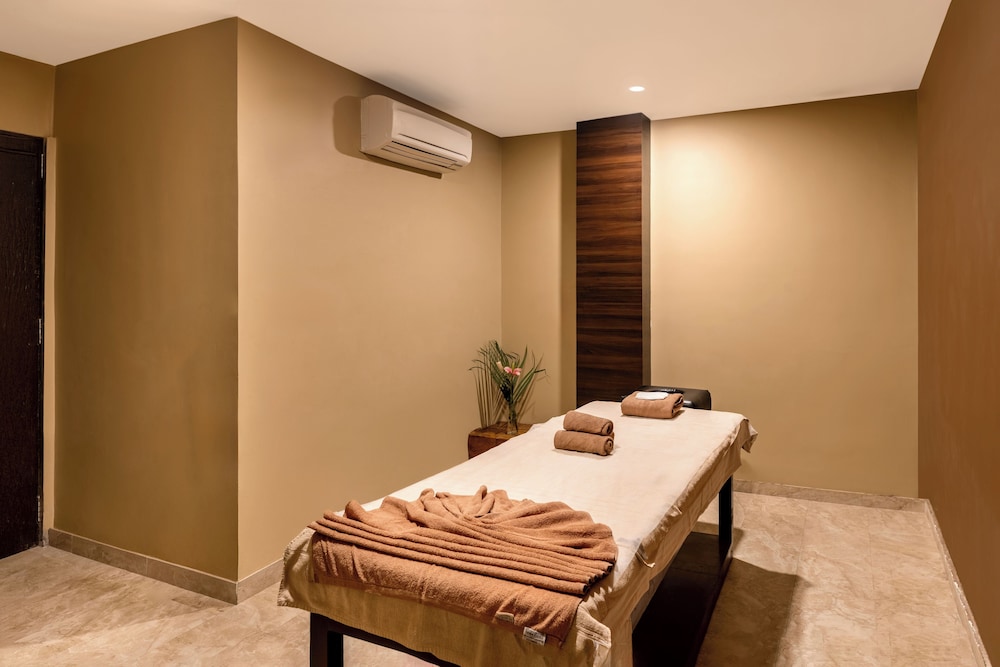 Via Lakhela Resort & Spa 25/50