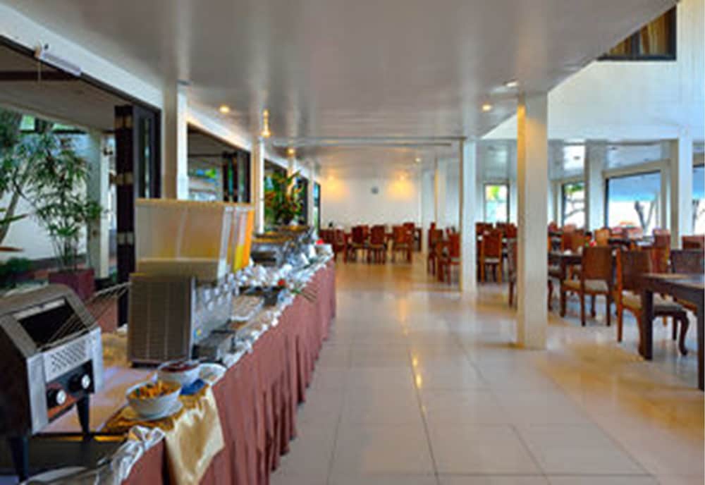 Siam Beach Resort 60/71