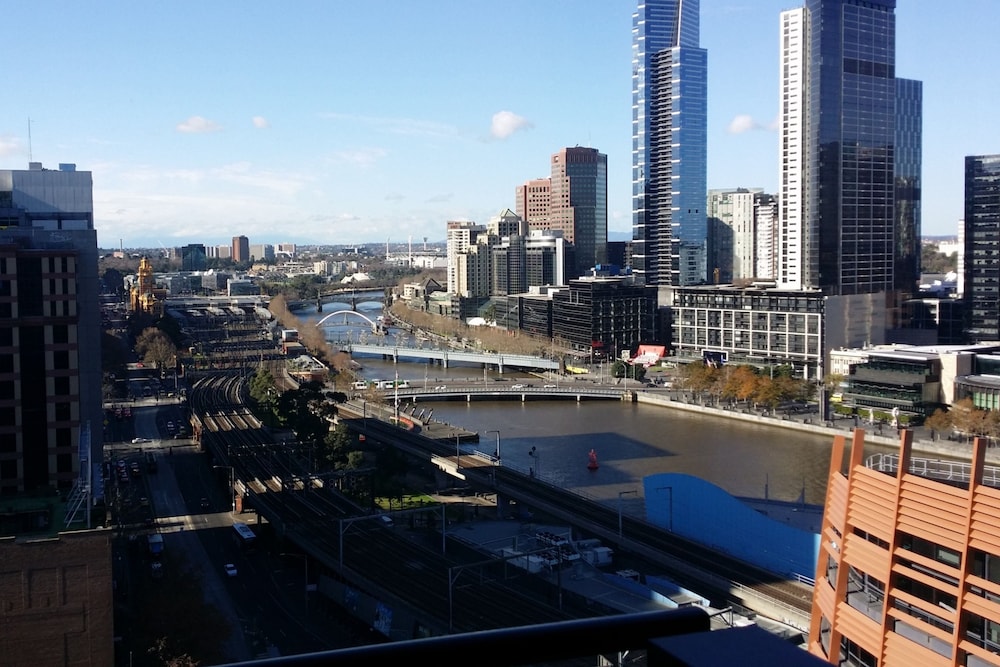 Aura On Flinders Serviced Apartment 76/78