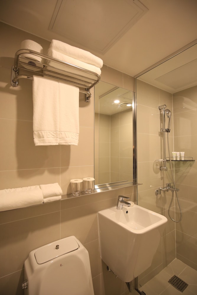 Best Western Jeju Hotel 47/48