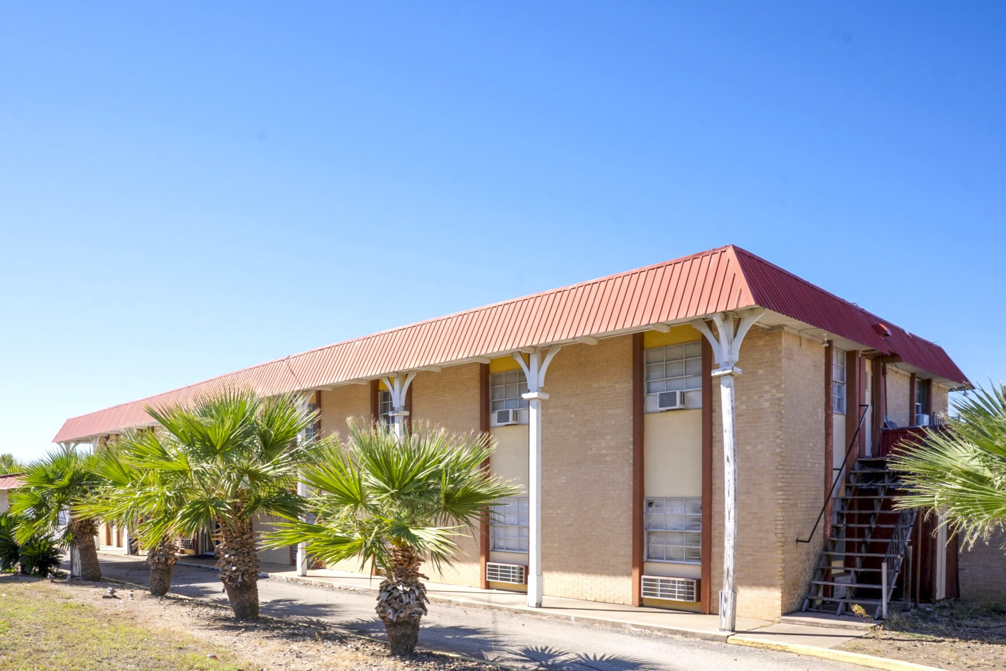 Woodfield Inn & Suites Hotel O, Yoakum TX 111 6/54