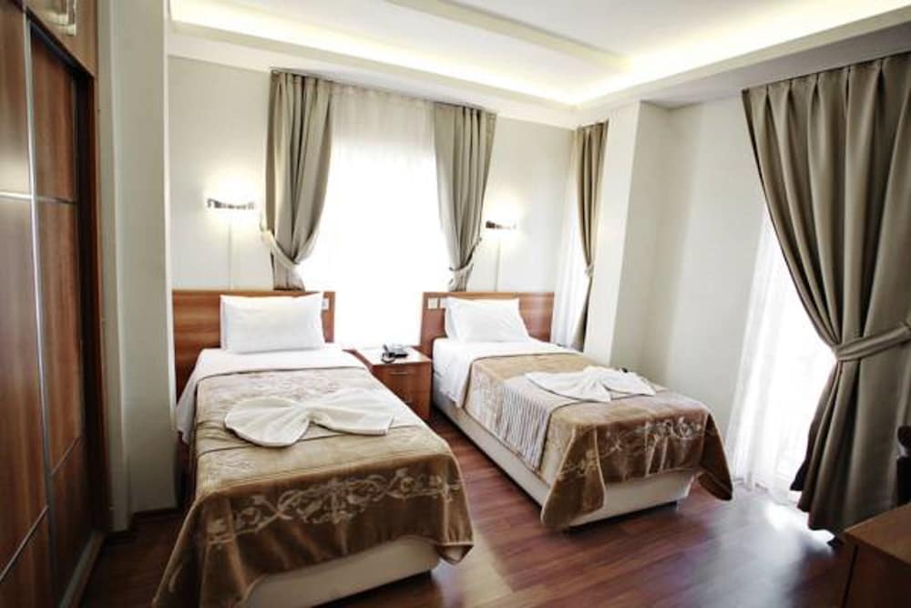 Taksim Palace Hotel 35/60