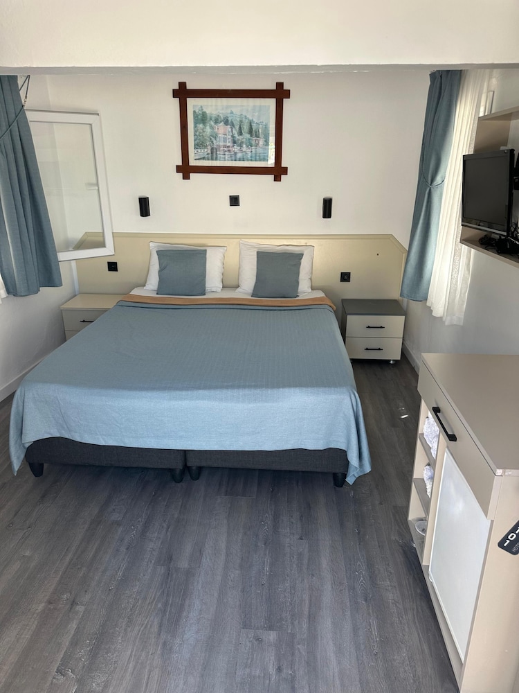 HOTEL LETOON 14/50