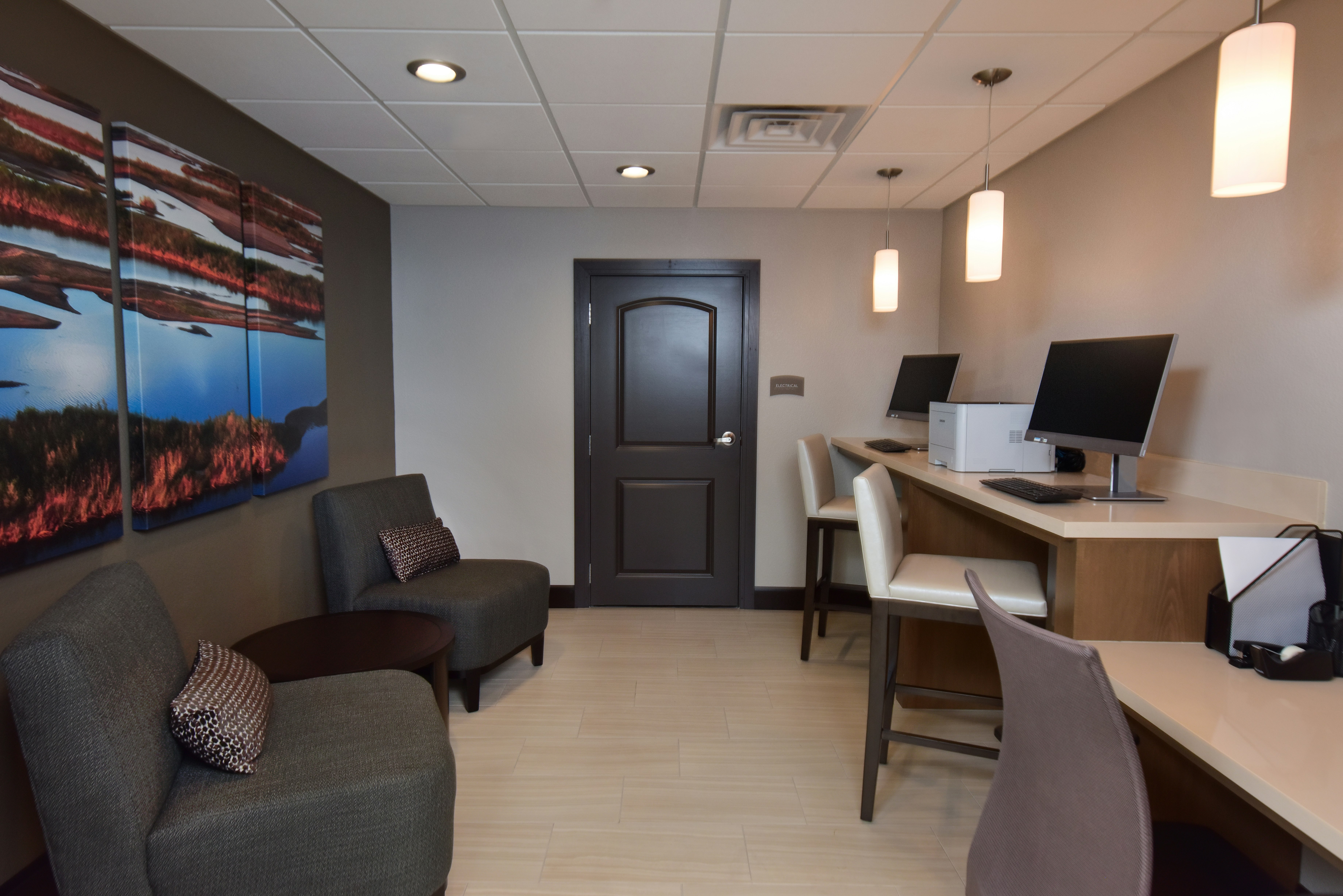 Staybridge Suites Wisconsin Dells - Lake Delton 36/58