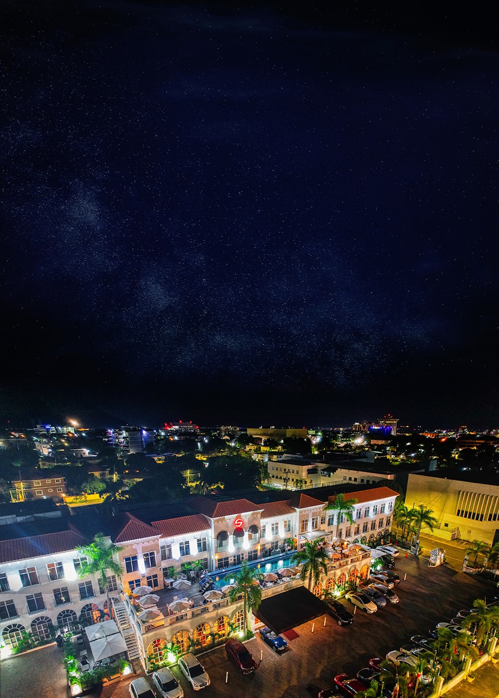 Spanish Court Hotel 38/50