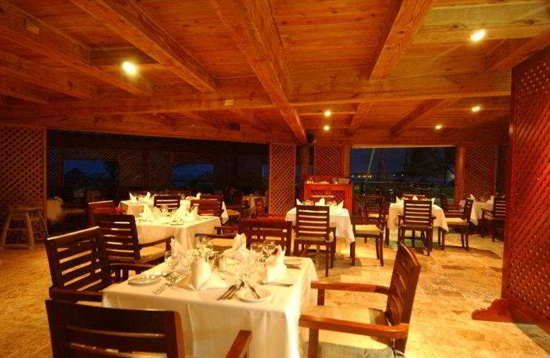 Vik Hotel Cayena Beach 15/41