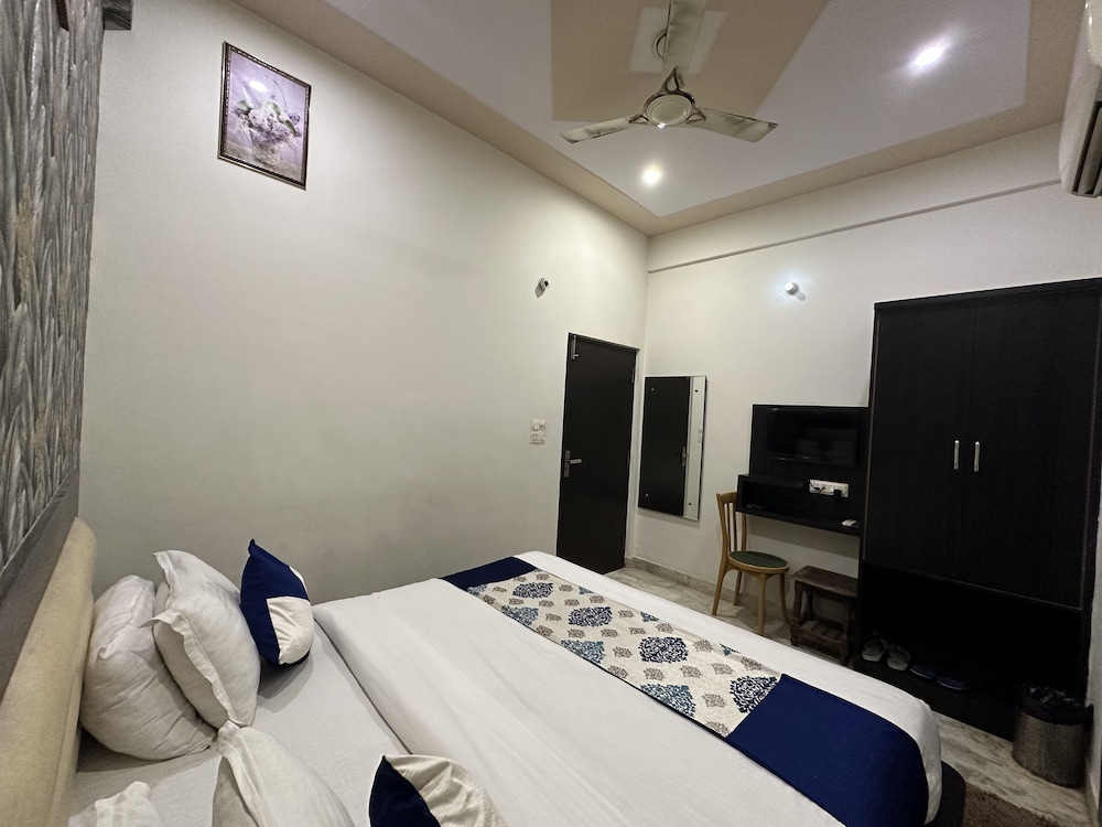 AARADHYA RESIDENCY 25/50