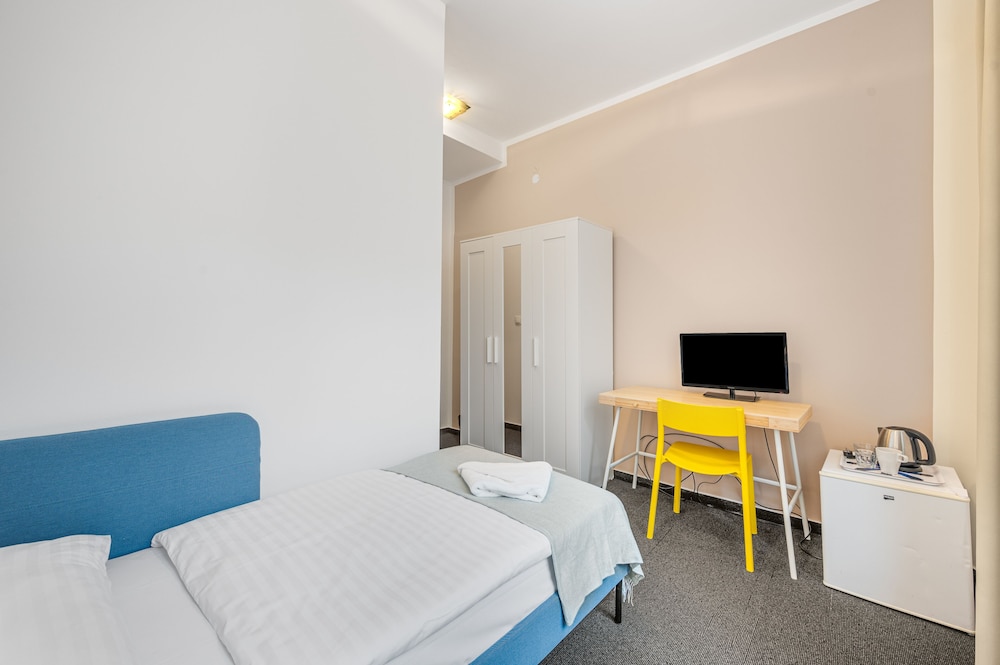 STANDARD, SINGLE, SINGLE BED, PRIVATE BATHROOM, COURTYARD AREA