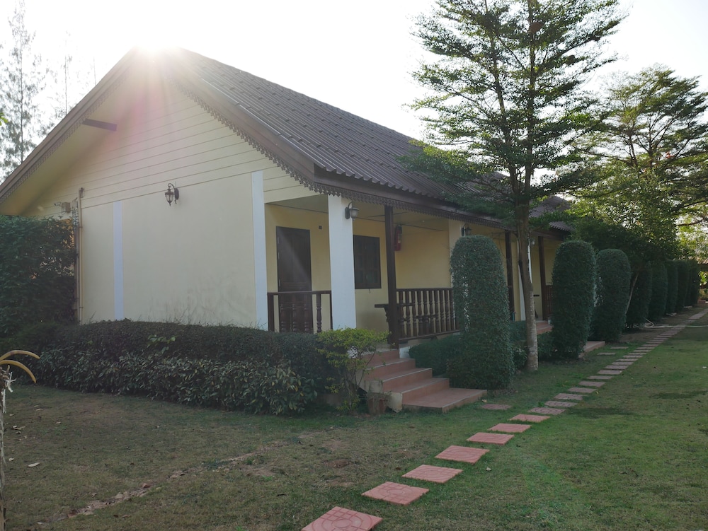 Suanluang Garden View Resort 66/70