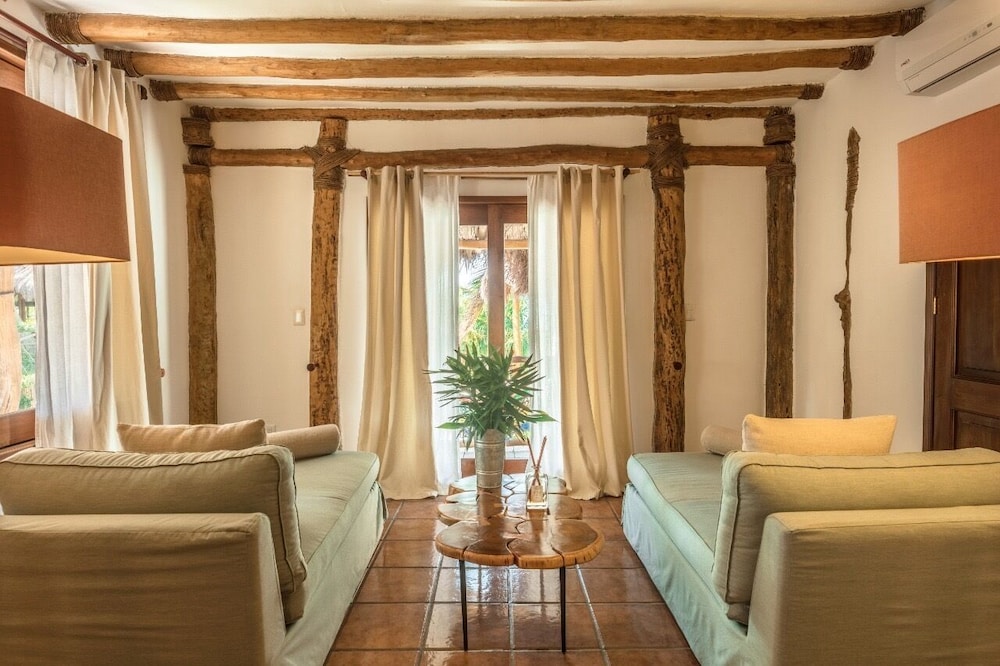Ser Casasandra Boutique Hotel 55/78