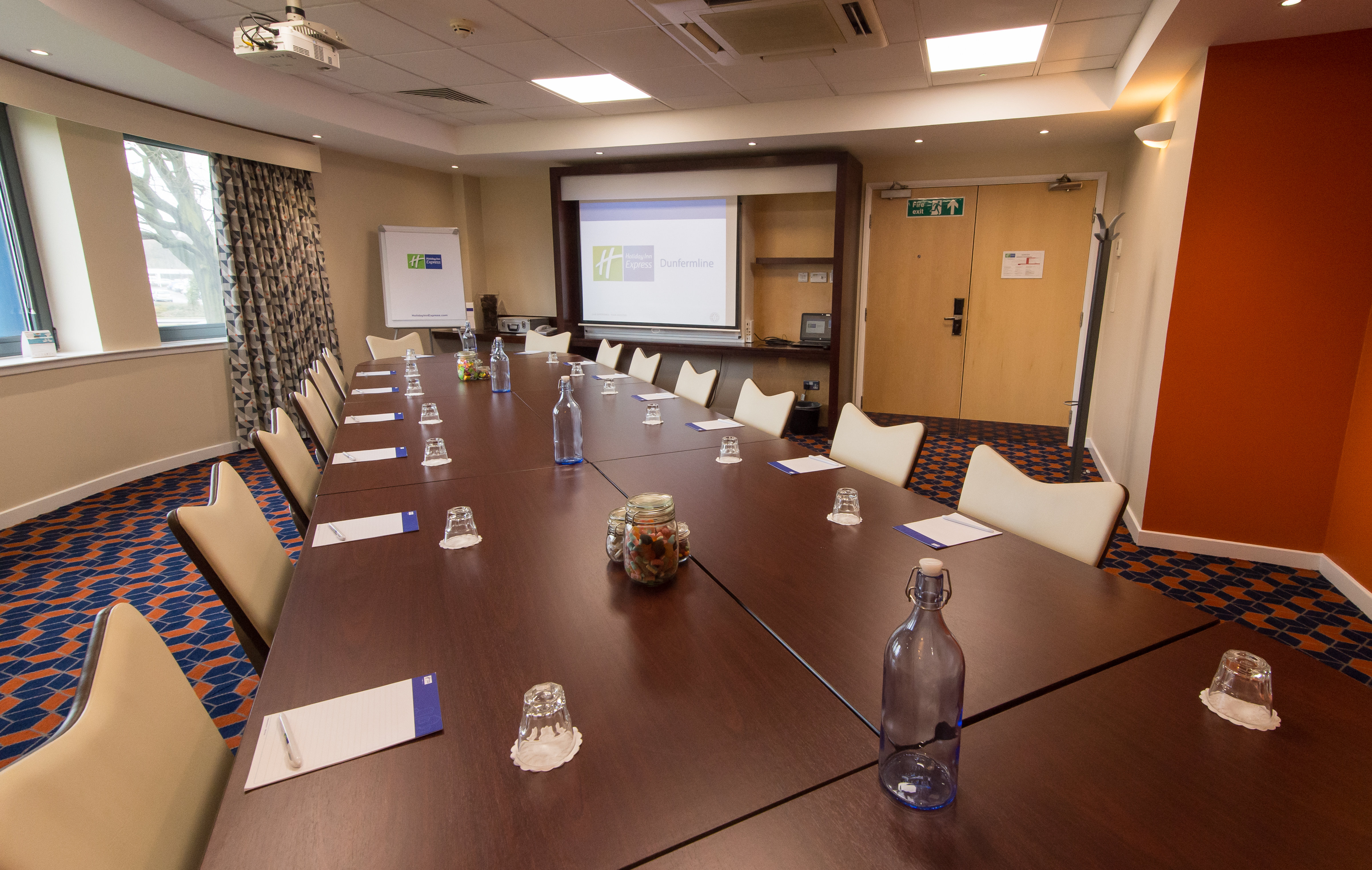 Holiday Inn Express Dunfermline 45/57