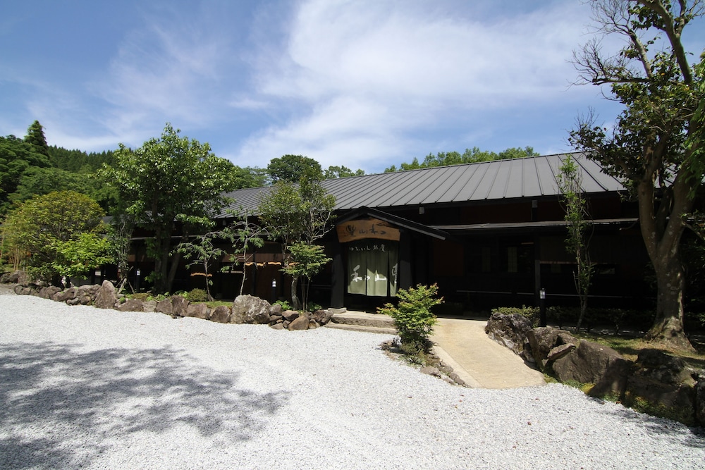 Yufuin Ryoan Wazanho 49/49