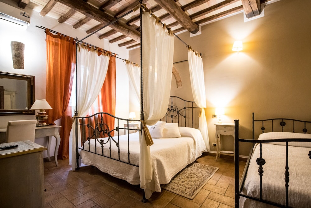 Relais Borgo San Faustino 7/50
