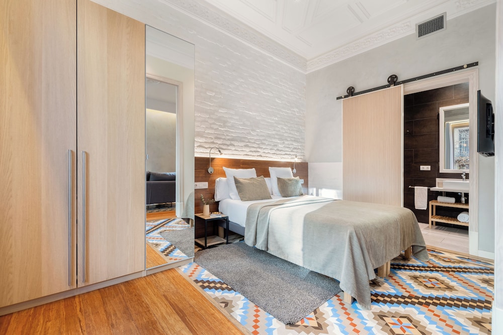Fuster Apartments 9/50