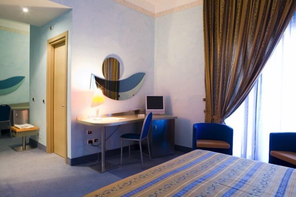 HOTEL DEL SOLE RESORT 12/39