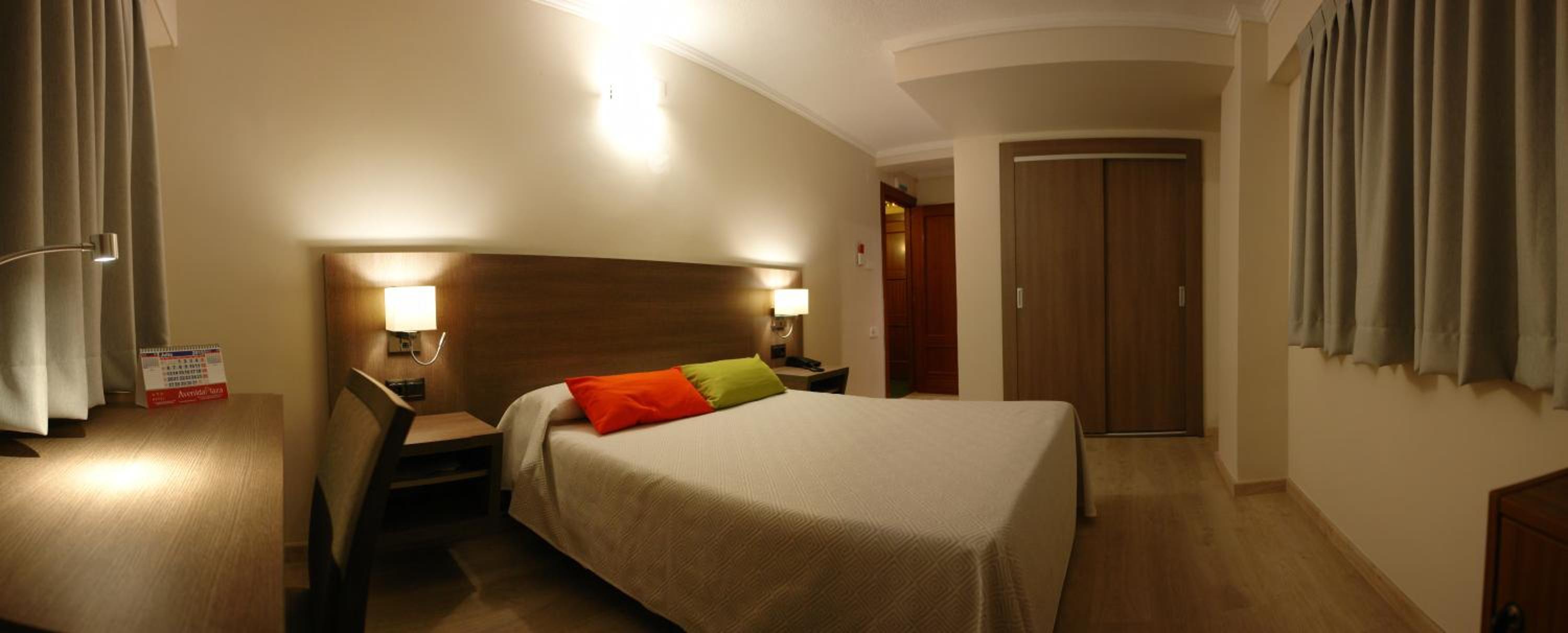 Hotel Avenida Plaza 9/41