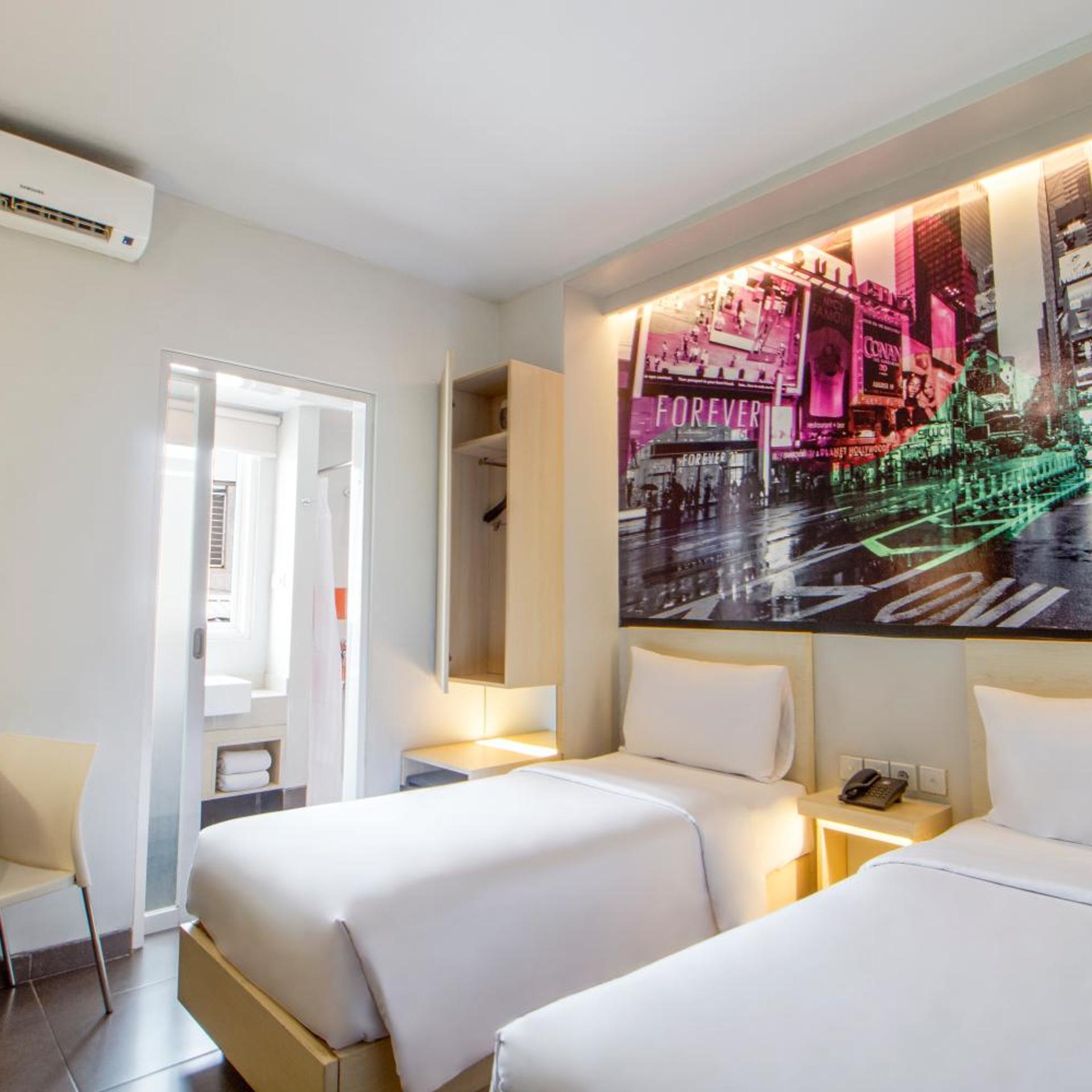 Cleo Hotel Jemursari 7/17