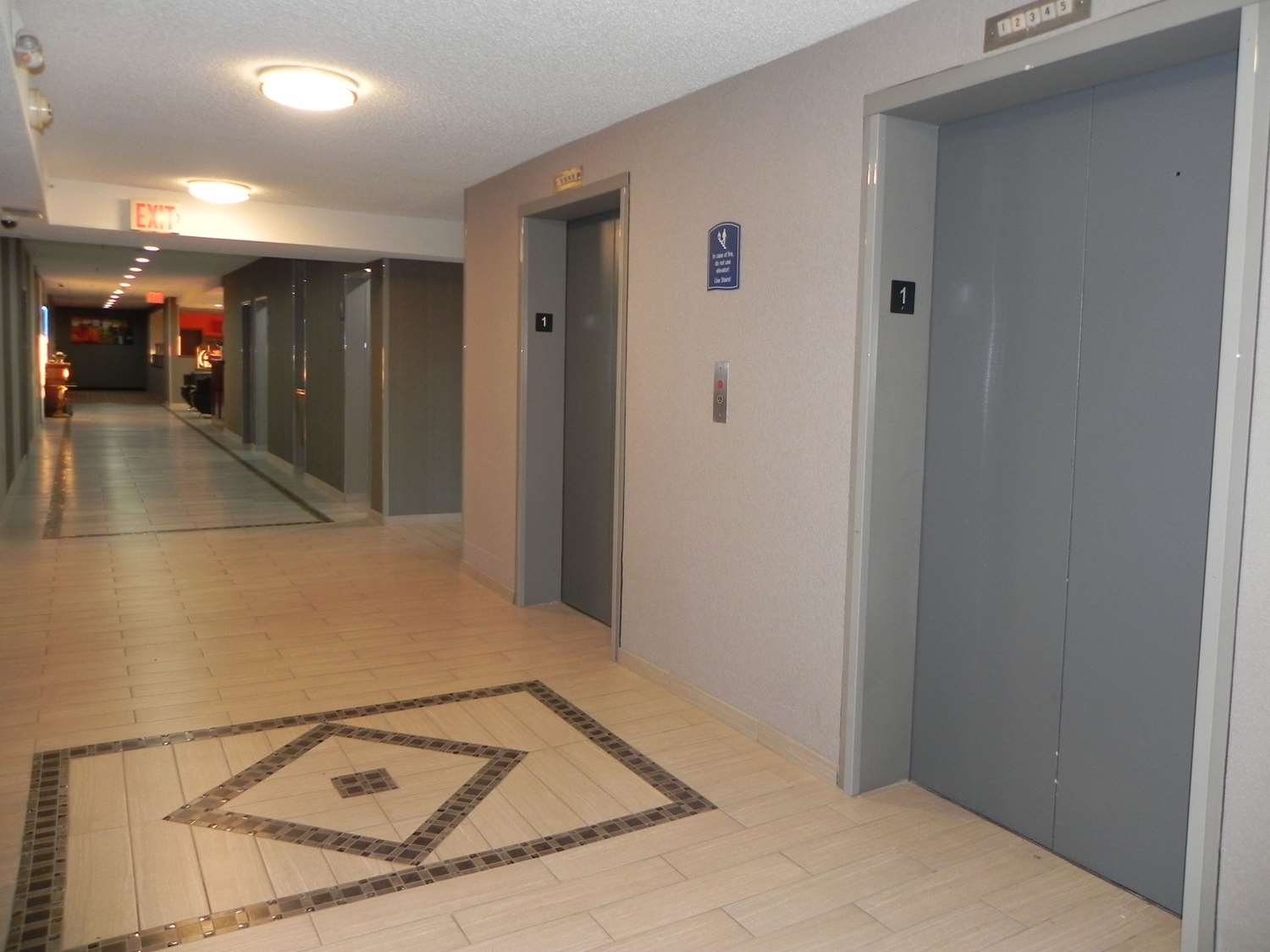 Howard Johnson by Wyndham Lexington 8/33