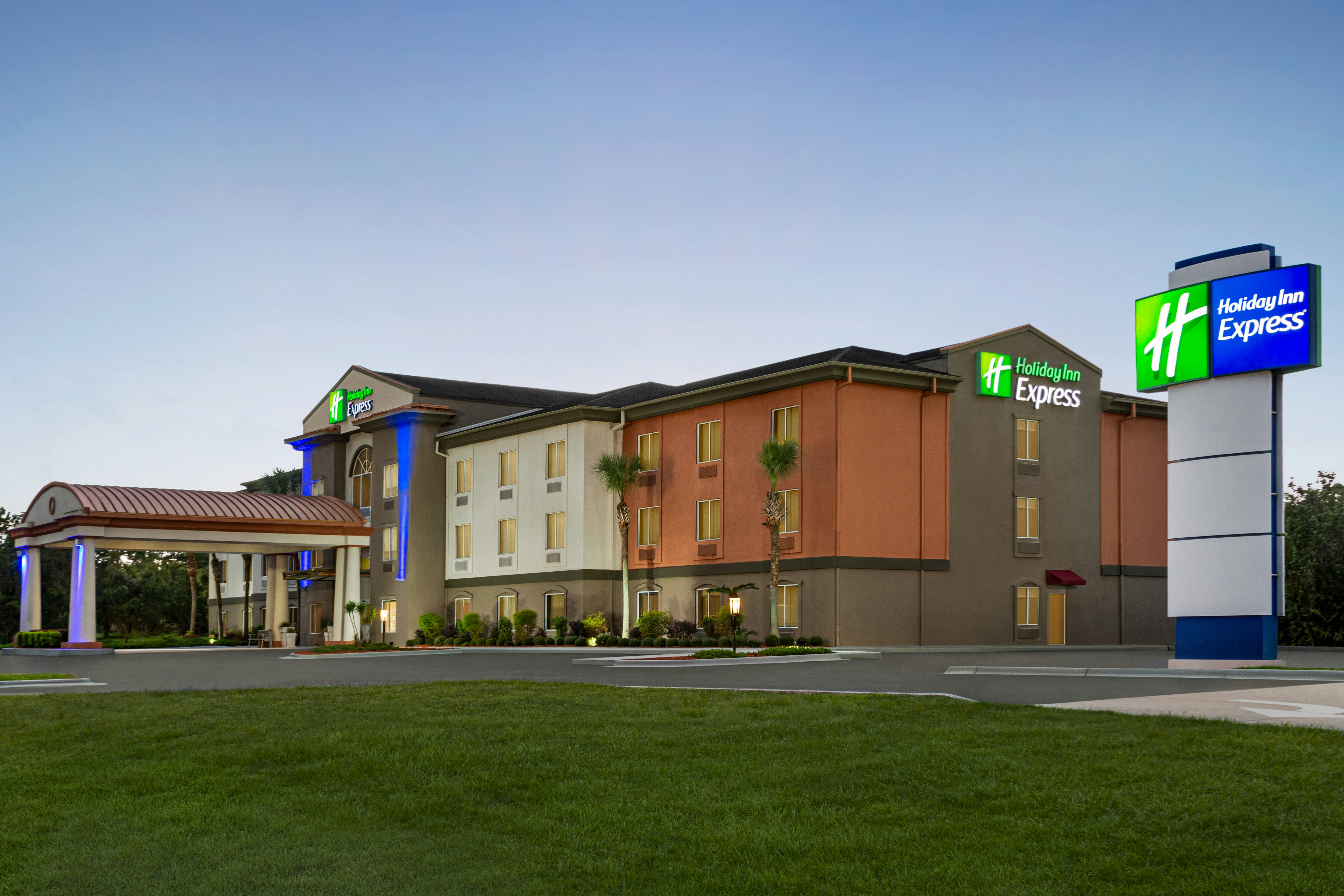 Holiday Inn Express Hotel Suites Live Oak 7/71