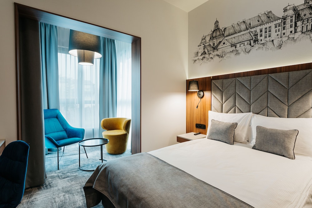 Garden Square Hotel 4/50