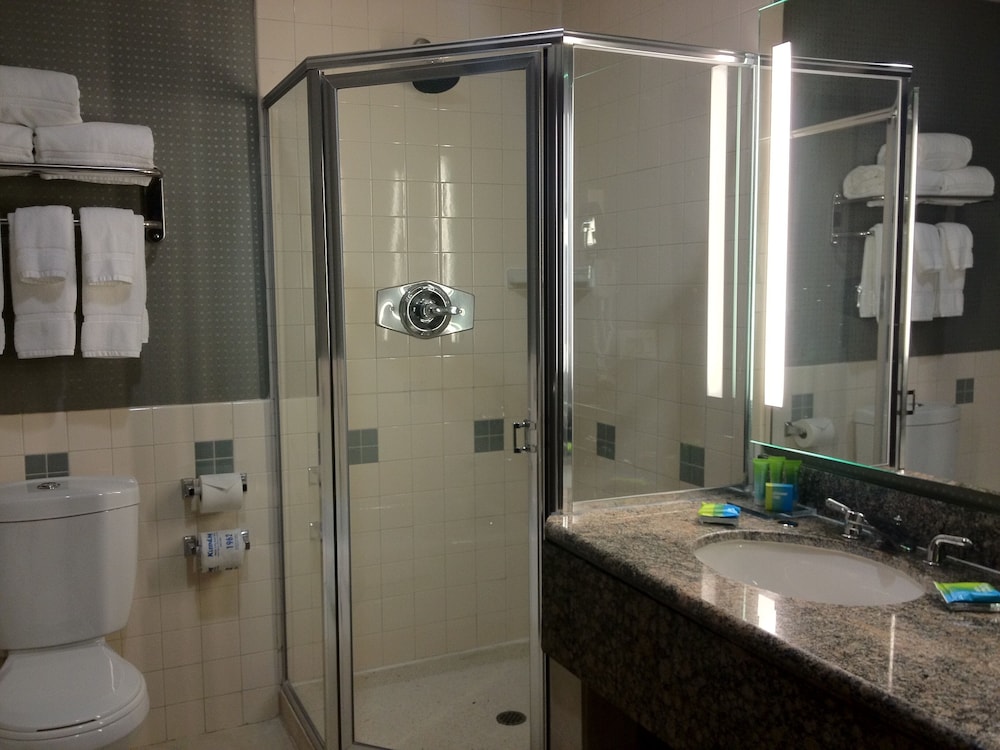DoubleTree by Hilton Chatsworth 10/42
